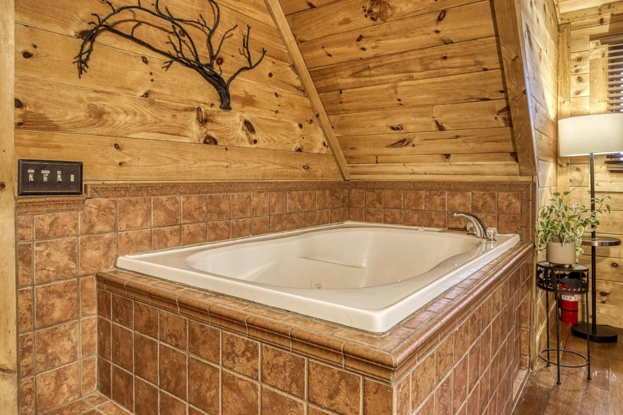 Bridgewood Cabin, Hot Tub, 1089 Of Free Attraction Tickets For Each Paid Day, Dollywood And More! Pigeon Forge Zewnętrze zdjęcie